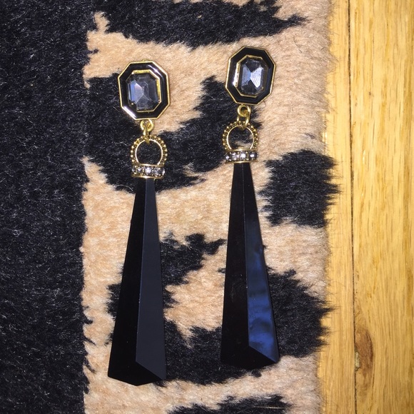 Black earrings - Picture 1 of 1