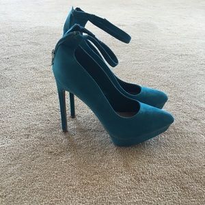 Justfab zip up back 4" heels