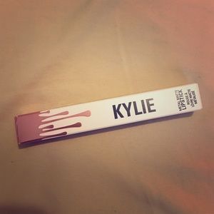 Metal matte lipstick : KING K