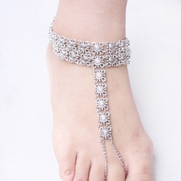✨ NWT SILVER ANKLE CHAIN✨