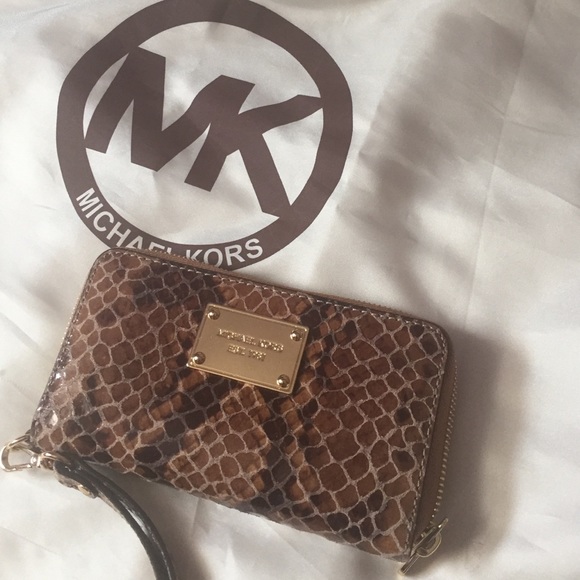 Michael Kors wristlet!