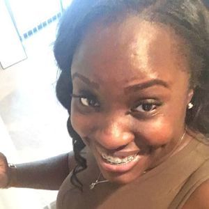 Meet your Posher, Dawana