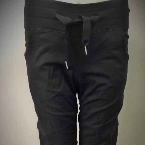 LULULEMON Studio Capris