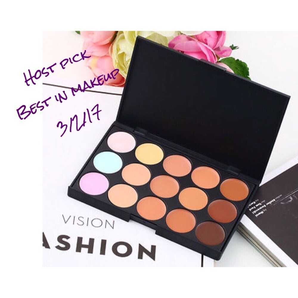 15 Color Contour/Concealer Pallet and Oval Brush.