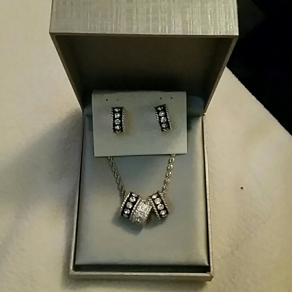 Silver/black necklace and matching earrings