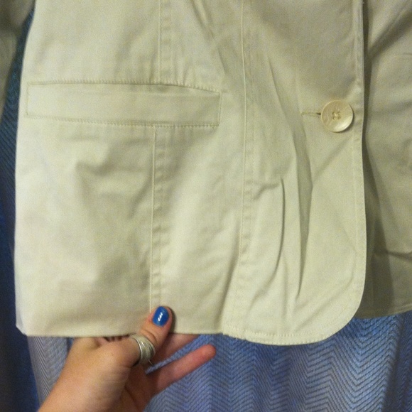 Blazer - Picture 3 of 4