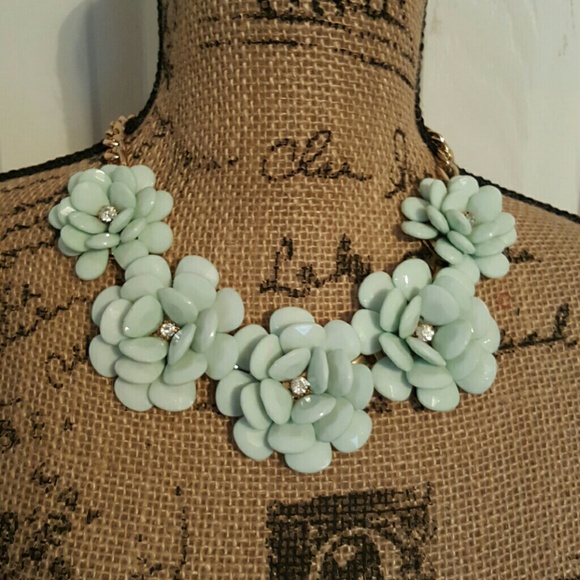 Jewelry - Mint Green Statement Necklace NWOT