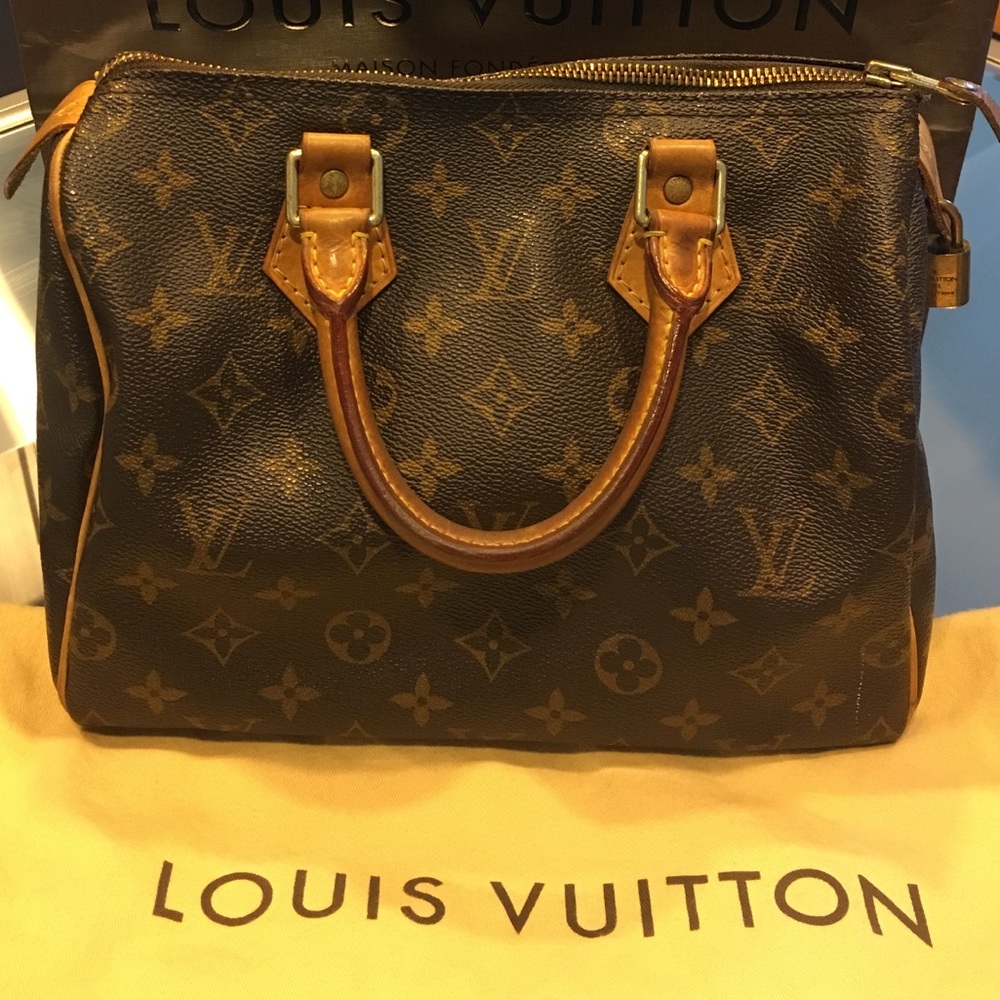 Authentic Louis Vuitton speedy w/box & duster!