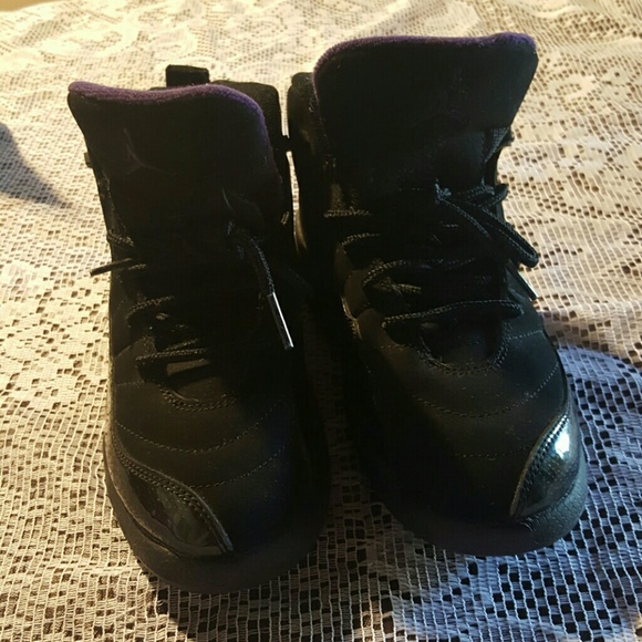 Sneakers - Picture 2 of 3