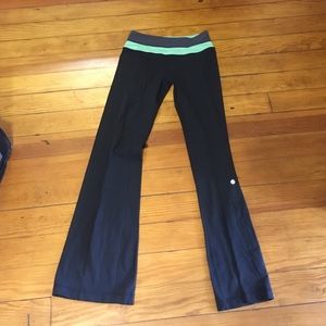 Lululemon reversible green top yoga pants