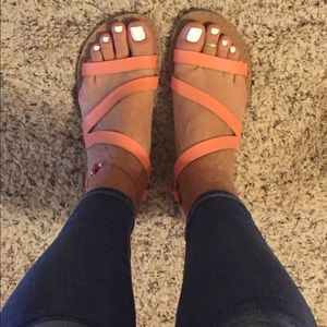 Lucky Brand strappy coral leather sandals