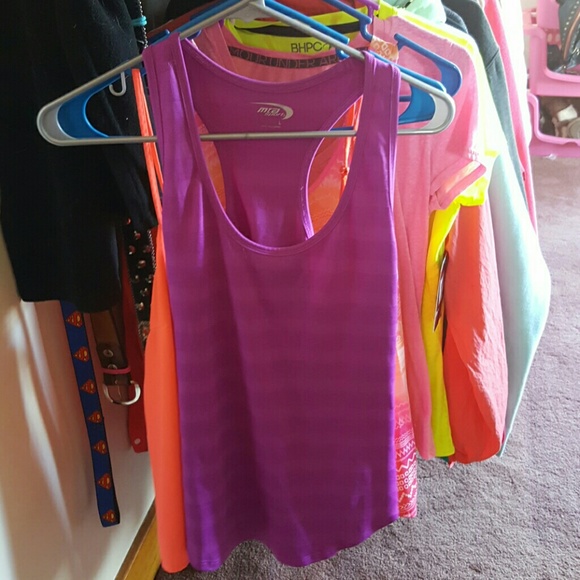Athletic tank top