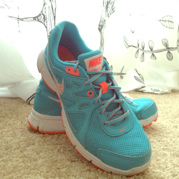 Nike Revolution 2