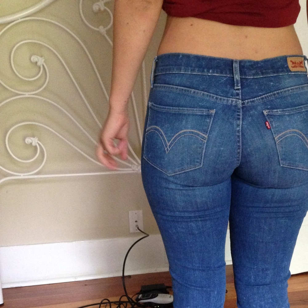 NWT Levi's 524 Skinny Jeans