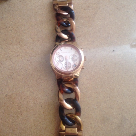 Michael Kors watch - Picture 3 of 4