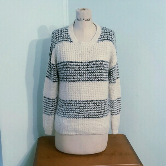 Forever 21 Comfy Black and White Sweater