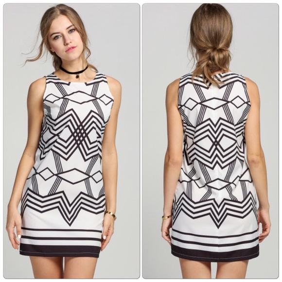 🎉HP🎉 Geometric Pattern Short Dress - Picture 2 of 4