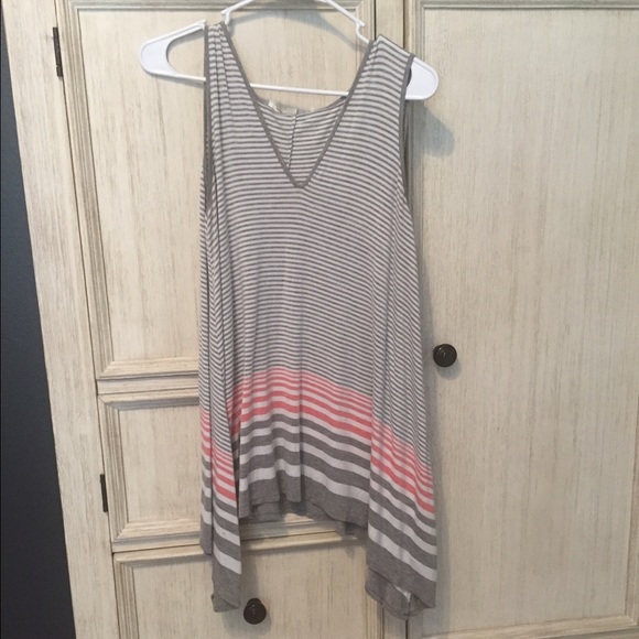 Loose-fitting tank