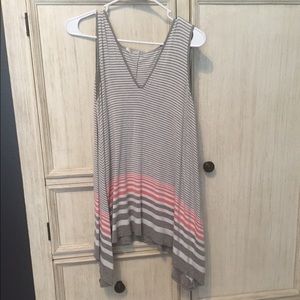 Loose-fitting tank