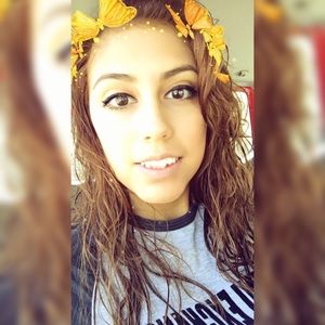 Meet your Posher, Claudia