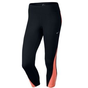 NWT Nike Raser Capris S