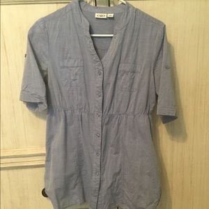 Blue three quarter length top