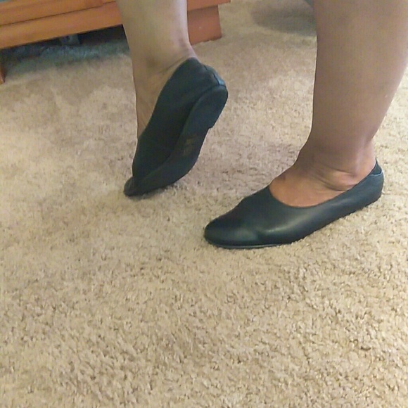 Shoes - Picture 2 of 3