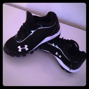 Kids under armor baseball cleats