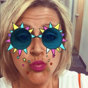 Meet your Posher, Tecia