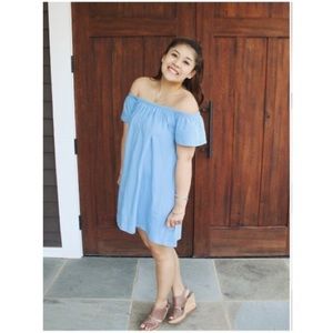 Off the shoulder dresss