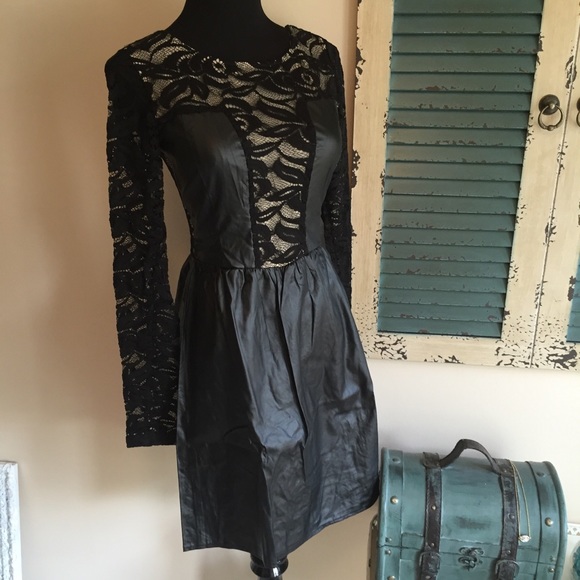 New boutique Sexy fit flare lace/leather look - Picture 4 of 4