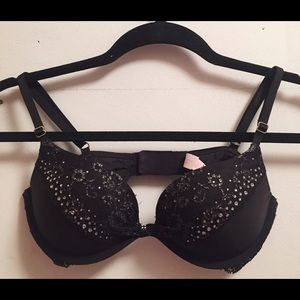 Victoria's Secret Temptation Push-Up Plunge Bra