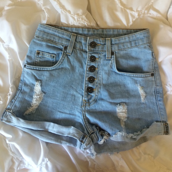 lf carmar highwaisted light wash denim shorts nwot