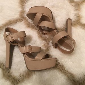 LC LAUREN CONRAD NUDE PUMPS✨Sale✨