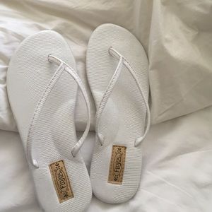 flojos flip flops