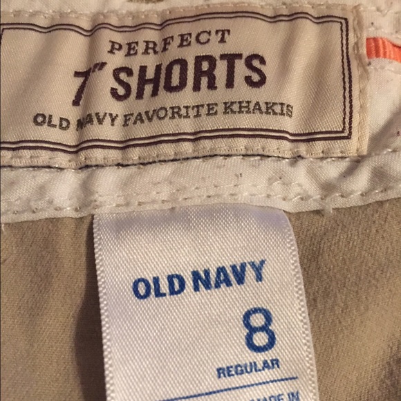 Good condition size 8 old navy khaki shorts