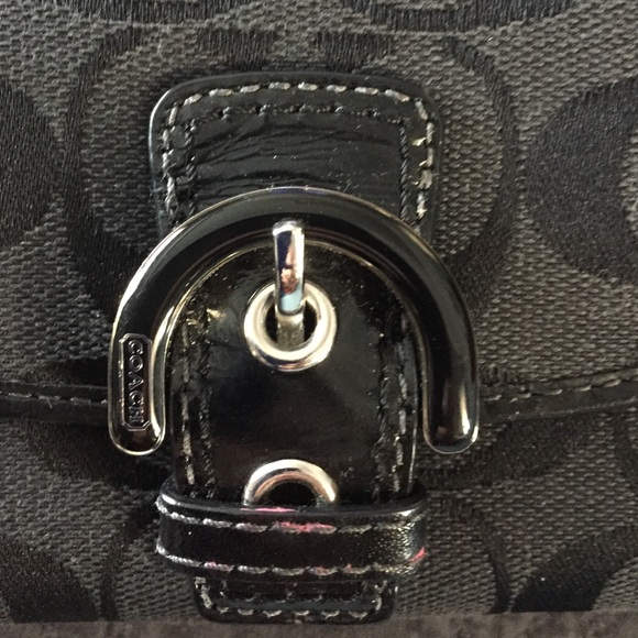 Authentic Coach wallet! - Picture 2 of 4