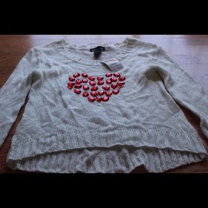 SOFT WHITE LONG SLEEVE SWEATER