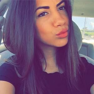 Meet your Posher, Camila