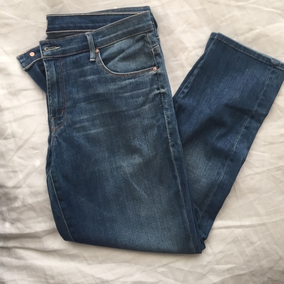 ✨MOTHER/ Anthropologie Skinny Crops