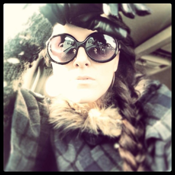 Meet your Posher, M erin - Picture 2 of 4