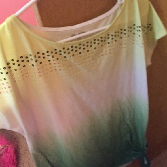 colorful top