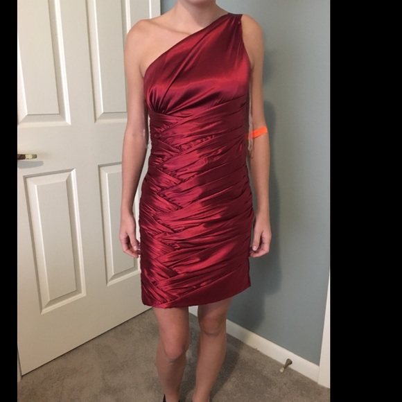 Stunning Red Dress - Picture 2 of 4