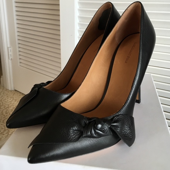 Heels - Picture 1 of 4