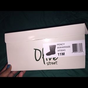 NWT Brown Winter Boots size 11