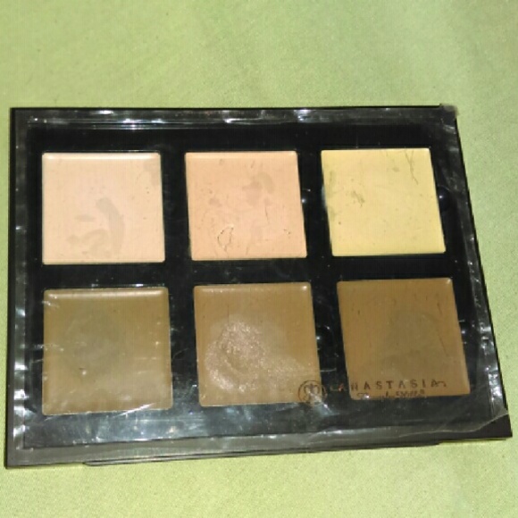 Anastasia light/medium contour kit