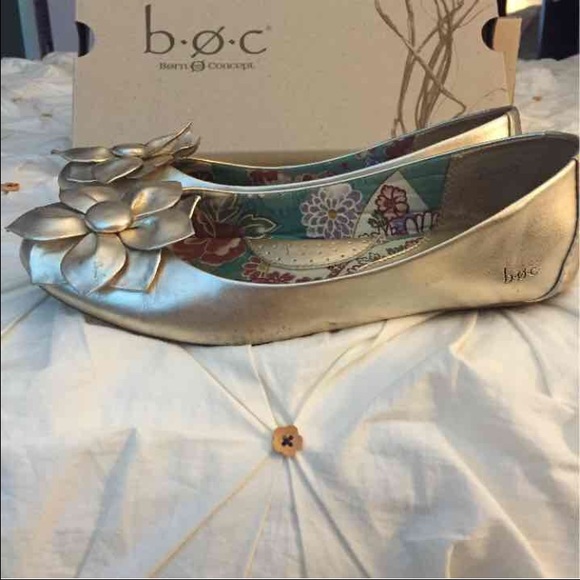 Gold flats - Picture 4 of 4