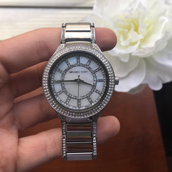 NEW MICHAEL KORS SILVER WATCH❤️ STILL ON WEBSITE