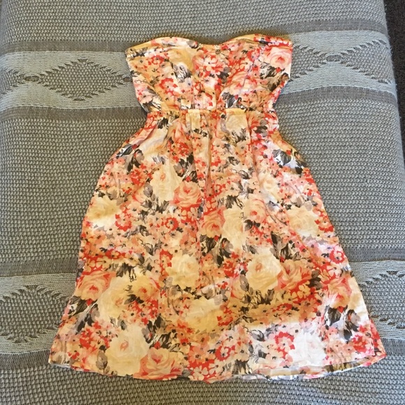 Strapless dress