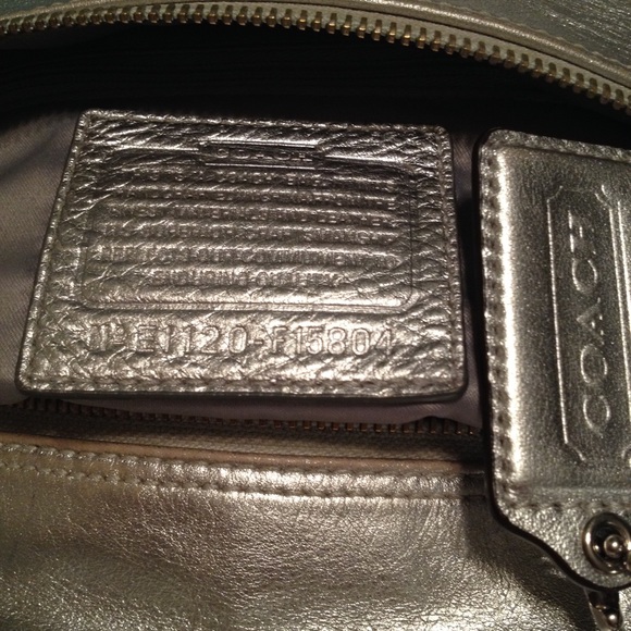 👜💯% Authentic Coach Silver Champagne Dreams - Picture 7 of 8